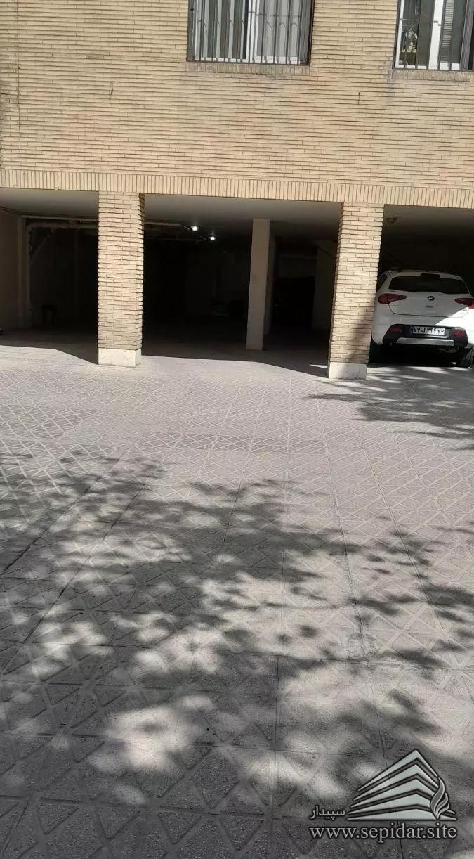 آپارتمان ۹۳ متری . ۲ خواب عباس‌آباد