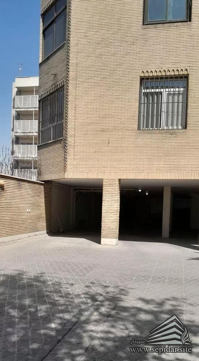 آپارتمان ۹۳ متری . ۲ خواب عباس‌آباد