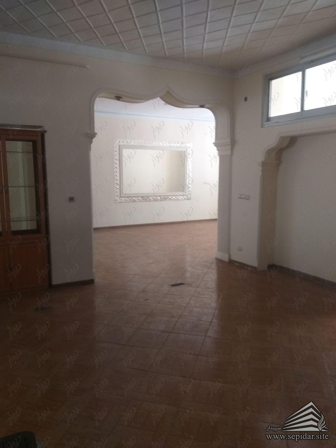 آپارتمان ۱۸۵ متری با حیاط