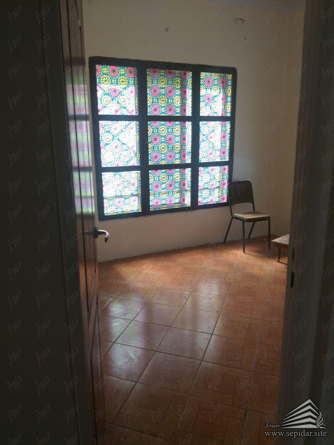 آپارتمان ۱۸۵ متری با حیاط