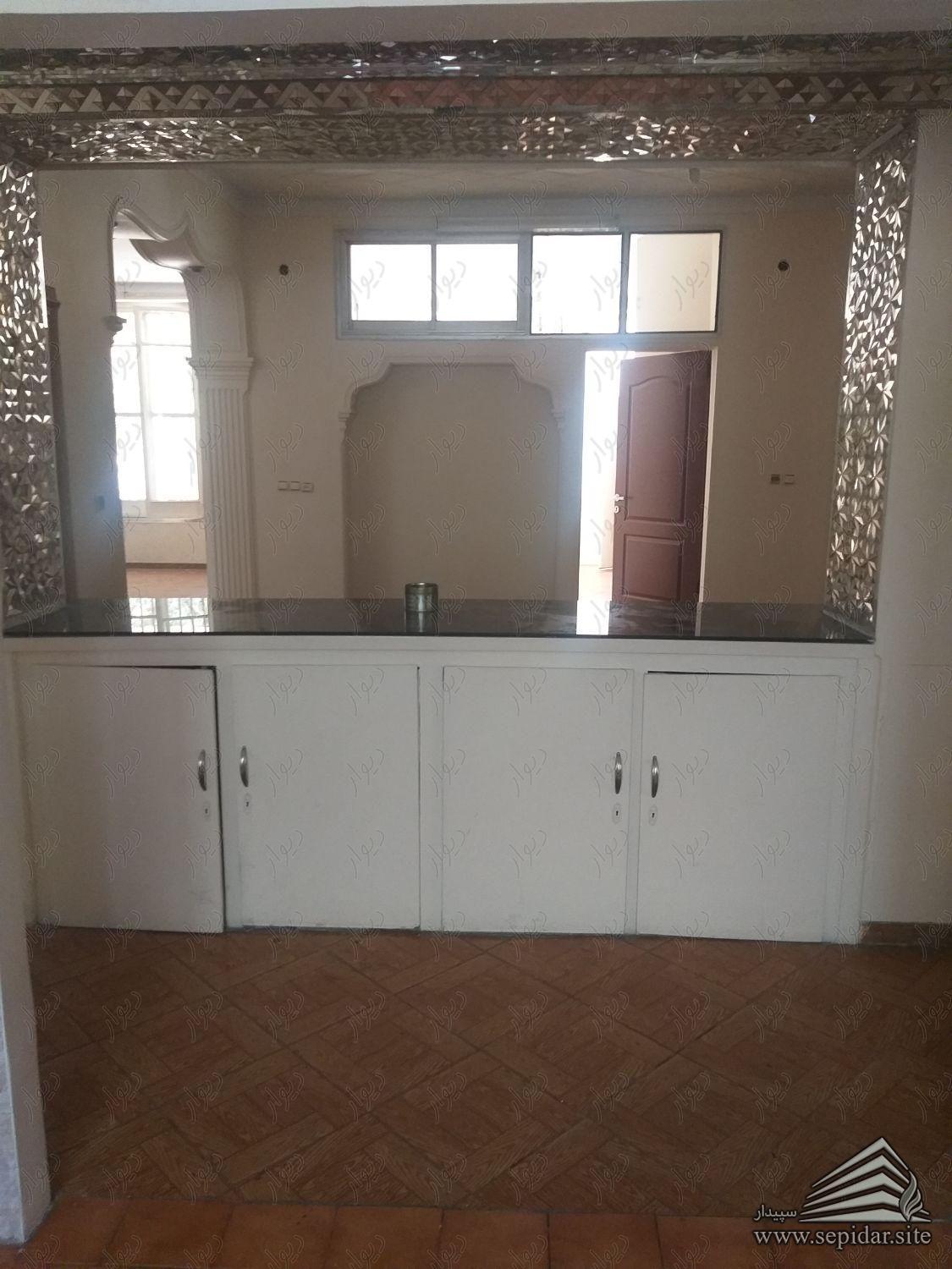 آپارتمان ۱۸۵ متری با حیاط