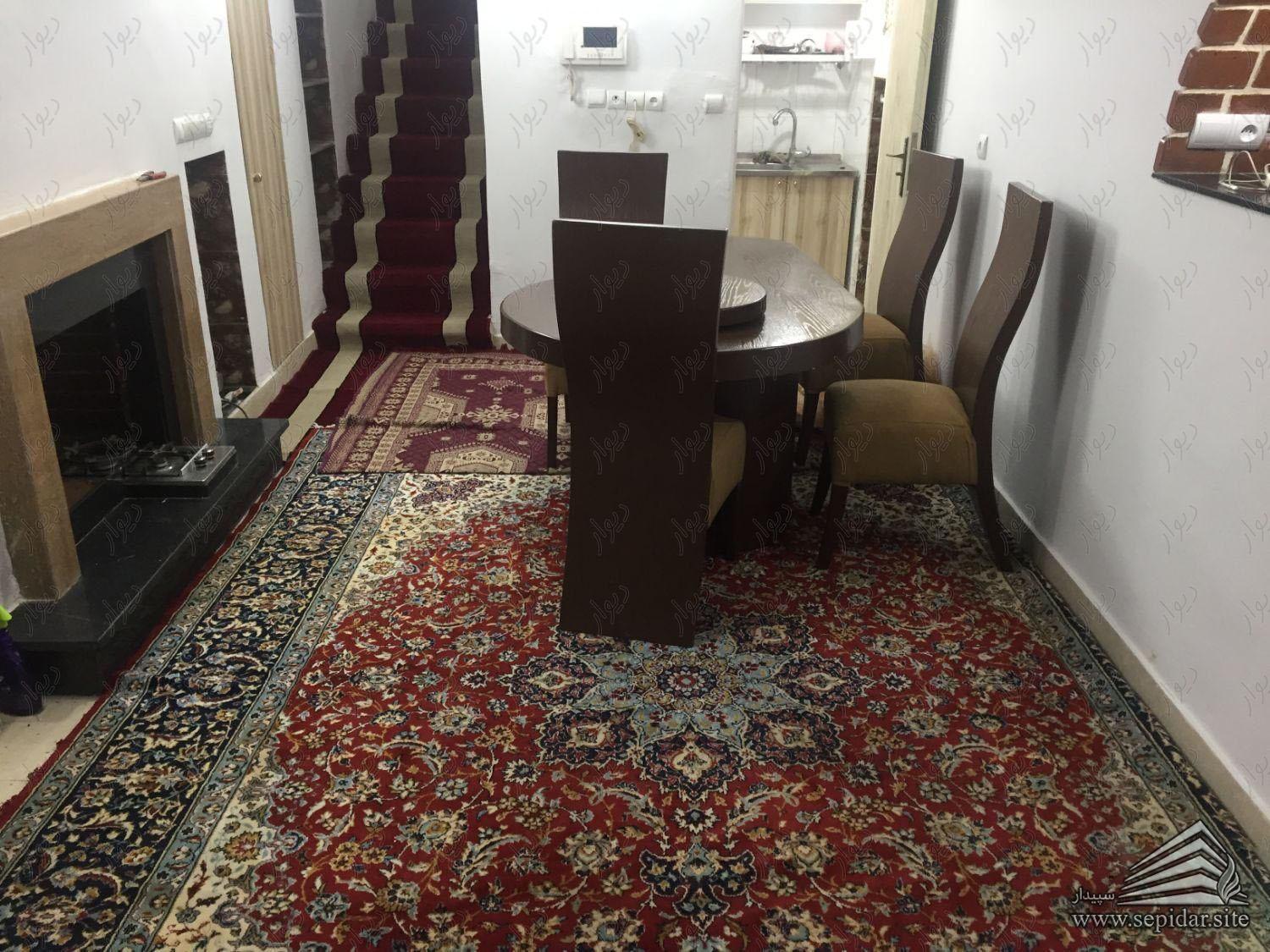 سوئیت 35 متری / پلیس