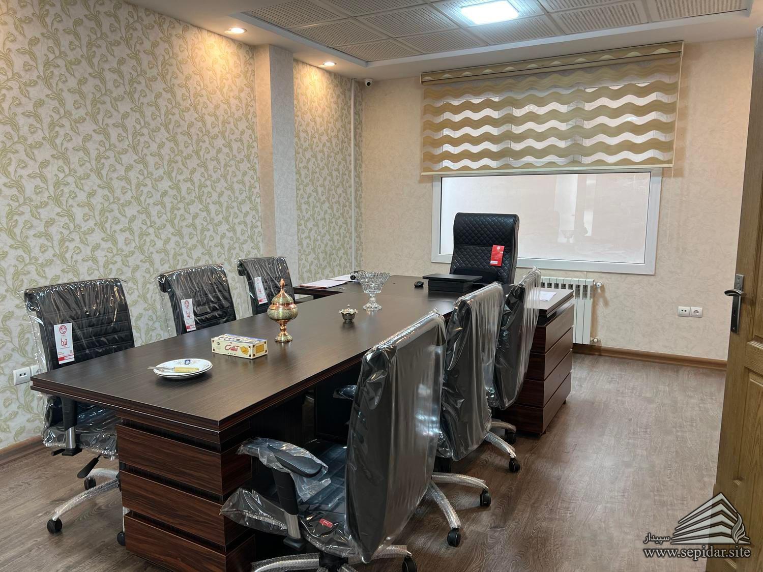 اداری 100 متری / مفتح