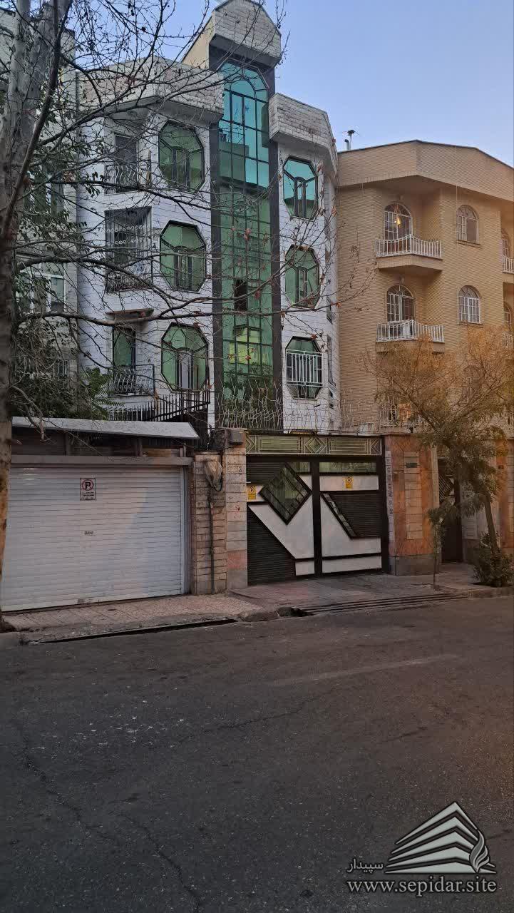 دو خواب 76 متری / کریمخان