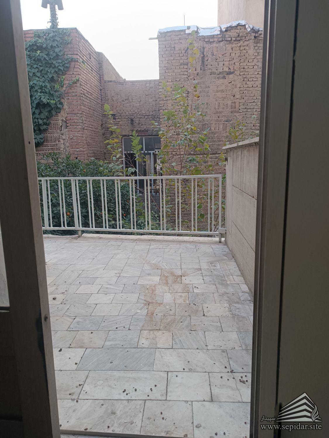 دو خواب 130 متر / معلم