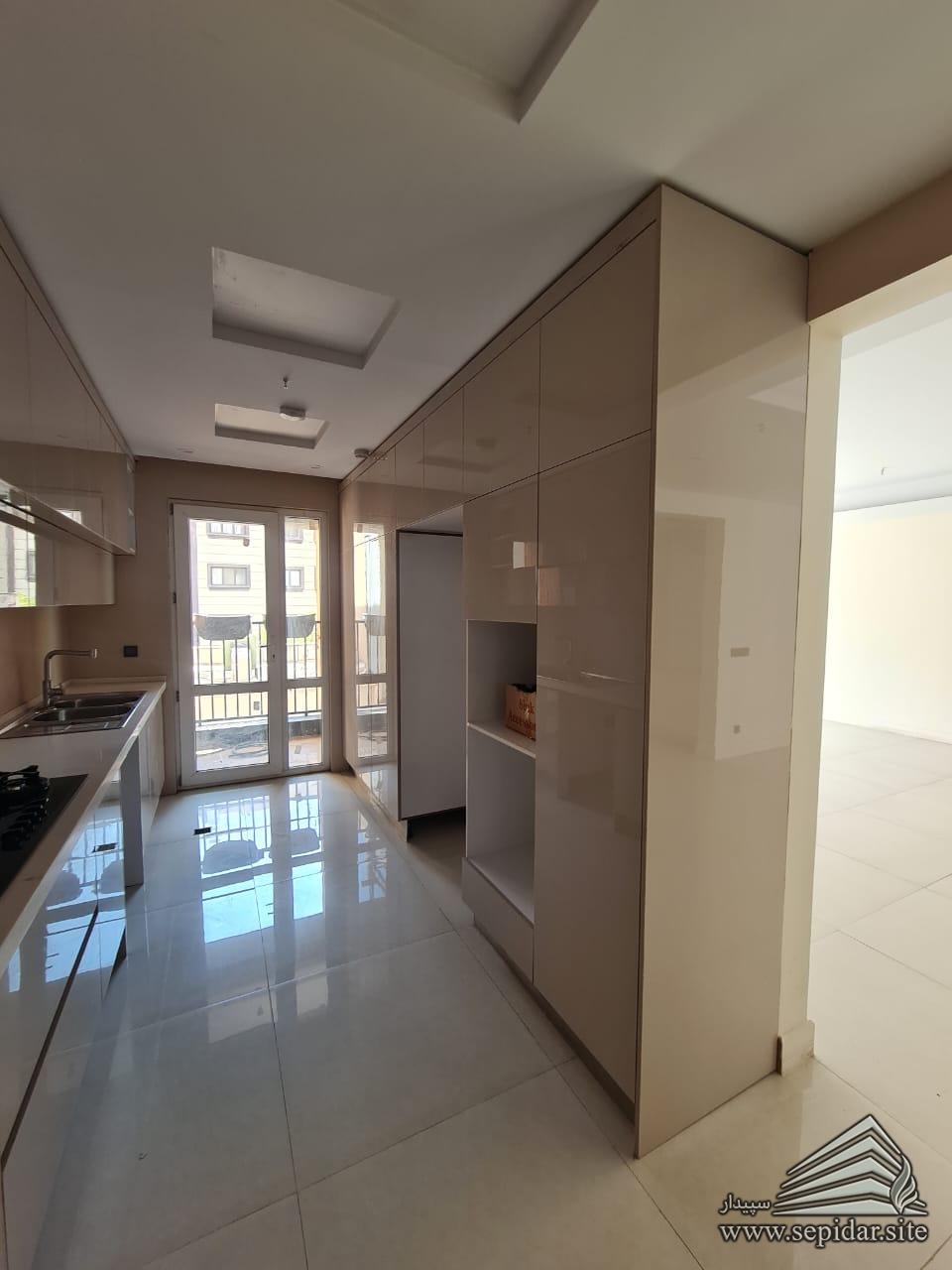 آپارتمان نوساز و خوشنقشه در جلفا